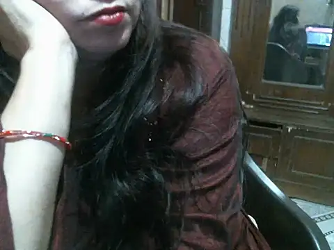 Snapshot of UrsMansi chatting on April 24, 2026, 9:17 pm UrsMansi online show from April 24, 2026, 9:17 pm