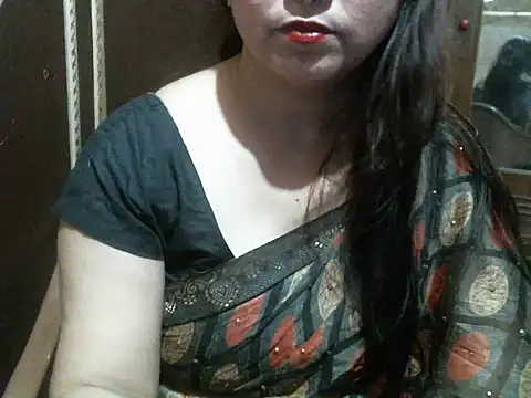 Snapshot of UrsMansi chatting on April 28, 2026, 7:24 am UrsMansi online show from April 28, 2026, 7:24 am