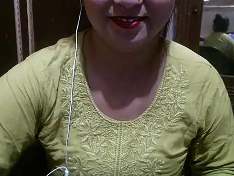Snapshot of UrsMansi chatting on May 2, 2026, 10:59 pm UrsMansi online show from May 2, 2026, 10:59 pm