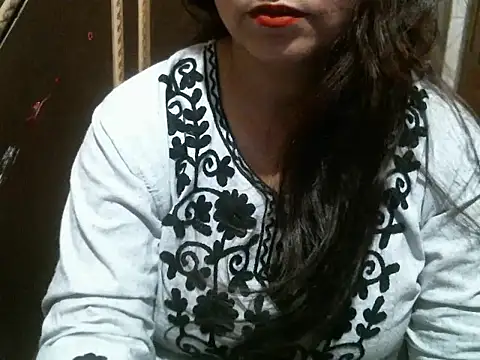 Snapshot of UrsMansi chatting on May 29, 2026, 10:52 pm UrsMansi online show from May 29, 2026, 10:52 pm
