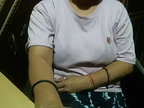 Snapshot of UrsMansi chatting on June 8, 2026, 1:28 am UrsMansi online show from June 8, 2026, 1:28 am