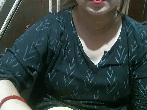Snapshot of UrsMansi chatting on June 12, 2026, 3:49 am UrsMansi online show from June 12, 2026, 3:49 am
