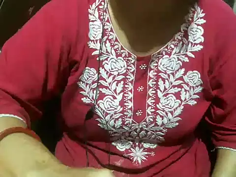 Snapshot of UrsMansi chatting on June 15, 2026, 7:49 pm UrsMansi online show from June 15, 2026, 7:49 pm