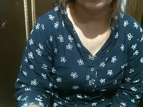 Snapshot of UrsMansi chatting on June 22, 2026, 3:47 am UrsMansi online show from June 22, 2026, 3:47 am