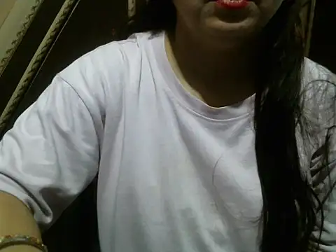 Snapshot of UrsMansi chatting on July 3, 2026, 3:35 am UrsMansi online show from July 3, 2026, 3:35 am