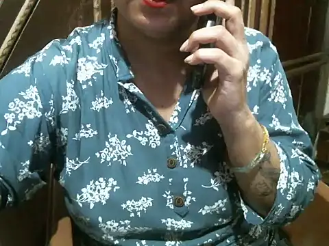 Snapshot of UrsMansi chatting on July 23, 2026, 5:27 am UrsMansi online show from July 23, 2026, 5:27 am