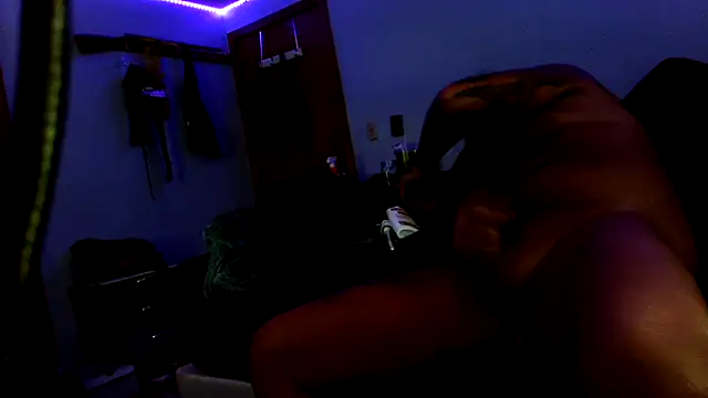 Snapshot of EdgarAlenPole chatting on November 13, 2025, 8:30 pm EdgarAlenPole online show from November 13, 2025, 8:30 pm