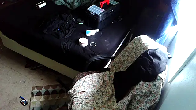 Snapshot of EdgarAlenPole chatting on December 3, 2025, 3:21 pm EdgarAlenPole online show from December 3, 2025, 3:21 pm