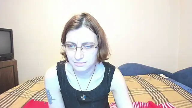 MarilynDream online show from December 18, 2024, 4:49 pm