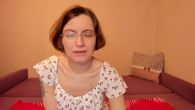 MarilynDream online show from April 27, 2026, 3:43 pm