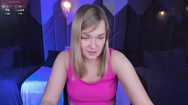 BellaDreamy online show from March 14, 2025, 1:35 pm