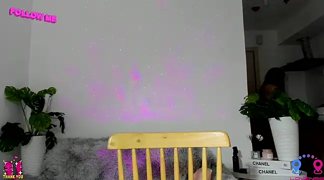 hottycrishina online show from February 19, 2025, 10:23 am