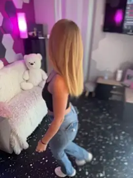 AnastasiaAniess online show from October 28, 2025, 12:52 pm