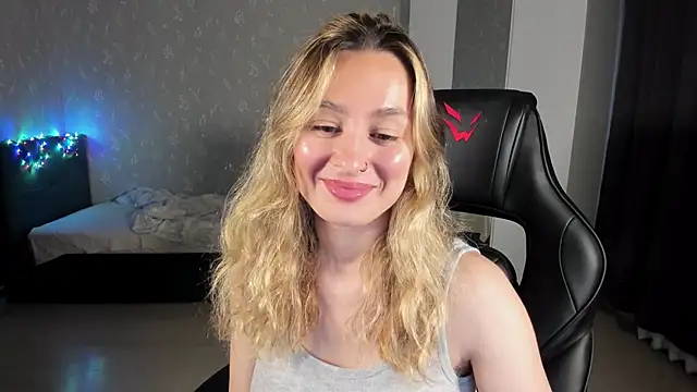 Snapshot of EllaFresh chatting on June 18, 2026, 2:12 am EllaFresh online show from June 18, 2026, 2:12 am