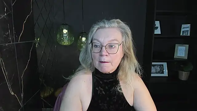 NataliMellow online show from December 4, 2025, 1:09 pm