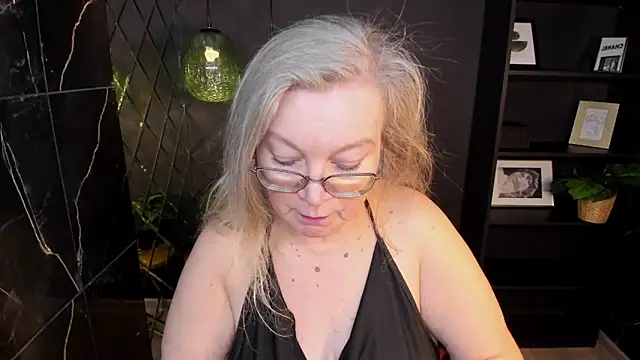 Snapshot of NataliMellow chatting on February 8, 2026, 1:14 pm NataliMellow online show from February 8, 2026, 1:14 pm