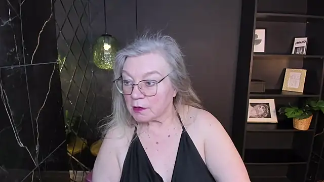 Snapshot of NataliMellow chatting on February 10, 2026, 1:04 pm NataliMellow online show from February 10, 2026, 1:04 pm