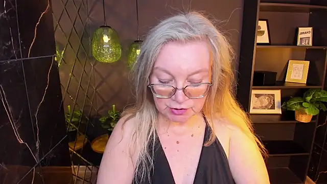 Snapshot of NataliMellow chatting on April 18, 2026, 7:07 pm NataliMellow online show from April 18, 2026, 7:07 pm