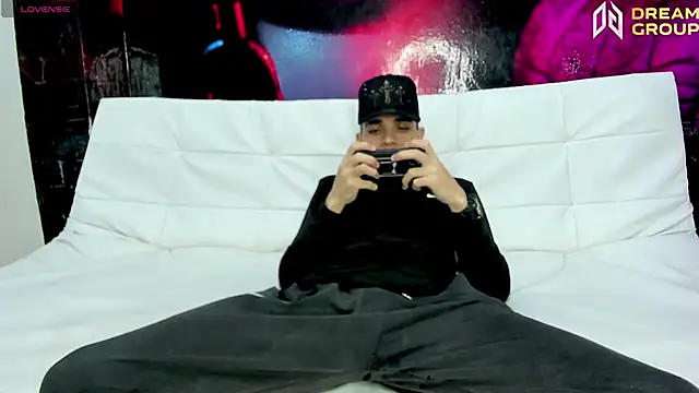 AmazingPartys online show from April 16, 2026, 7:20 am