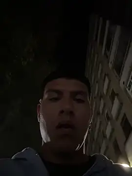 Snapshot of mikeeeeeell chatting on April 10, 2026, 1:44 am mikeeeeeell online show from April 10, 2026, 1:44 am