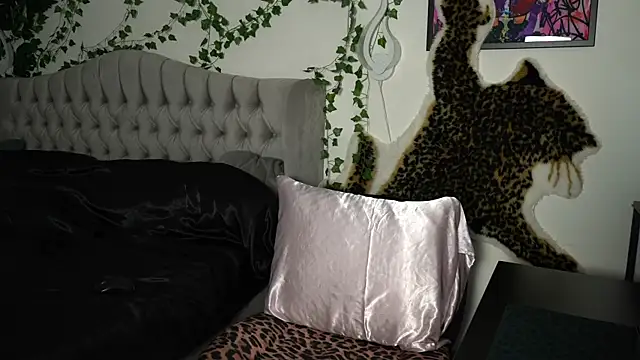 Snapshot of Estherjizz chatting on November 10, 2025, 7:24 pm Estherjizz online show from November 10, 2025, 7:24 pm