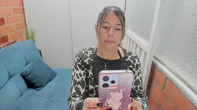 Penelope47 online show from April 17, 2026, 7:06 pm