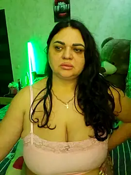 littleRikka online show from April 3, 2026, 8:29 pm