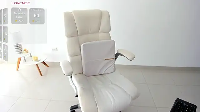 renata t  online show from January 22, 2025, 2:14 pm