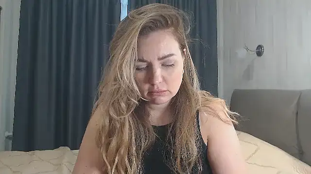 xxkristinaxx online show from November 12, 2025, 8:26 am