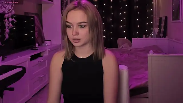 Snapshot of MaryDreaminess chatting on December 15, 2024, 4:04 pm MaryDreaminess online show from December 15, 2024, 4:04 pm