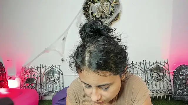 Snapshot of AbbyTaylorr chatting on October 13, 2025, 2:11 am AbbyTaylorr online show from October 13, 2025, 2:11 am