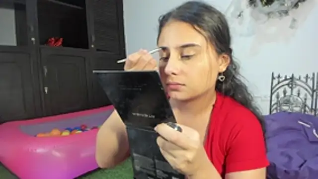 Snapshot of AbbyTaylorr chatting on October 15, 2025, 1:28 am AbbyTaylorr online show from October 15, 2025, 1:28 am