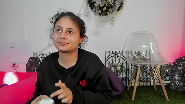 Snapshot of AbbyTaylorr chatting on October 25, 2025, 2:19 am AbbyTaylorr online show from October 25, 2025, 2:19 am