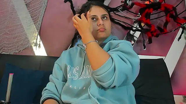 Snapshot of AbbyTaylorr chatting on October 30, 2025, 3:19 am AbbyTaylorr online show from October 30, 2025, 3:19 am