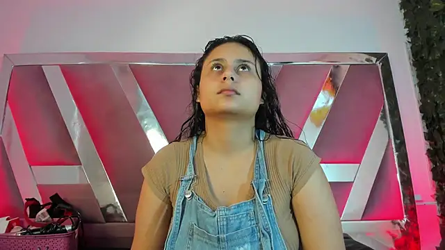 Snapshot of AbbyTaylorr chatting on November 12, 2025, 9:14 pm AbbyTaylorr online show from November 12, 2025, 9:14 pm