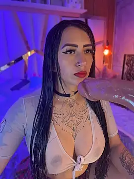 Snapshot of Tattooed_spittingdoll chatting on May 21, 2026, 11:28 am Tattooed spittingdoll online show from May 21, 2026, 11:28 am