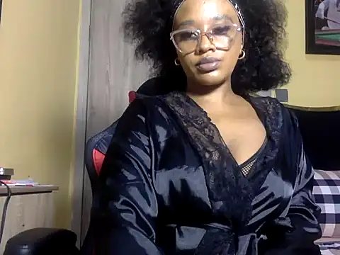 Snapshot of BOOTYBANGER24xx chatting on May 18, 2026, 9:26 am BOOTYBANGER24xx online show from May 18, 2026, 9:26 am