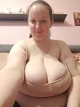BustyLadyAlma online show from July 23, 2026, 9:07 am
