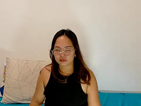 BURBERRY69 online show from March 28, 2026, 4:06 pm