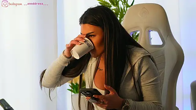 Snapshot of perfectt33n chatting on February 24, 2025, 9:43 am perfectt33n online show from February 24, 2025, 9:43 am