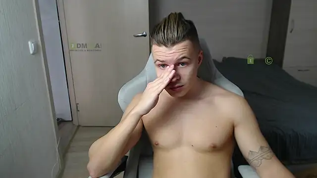 Sunny-Girl1 online show from March 19, 2025, 7:29 am