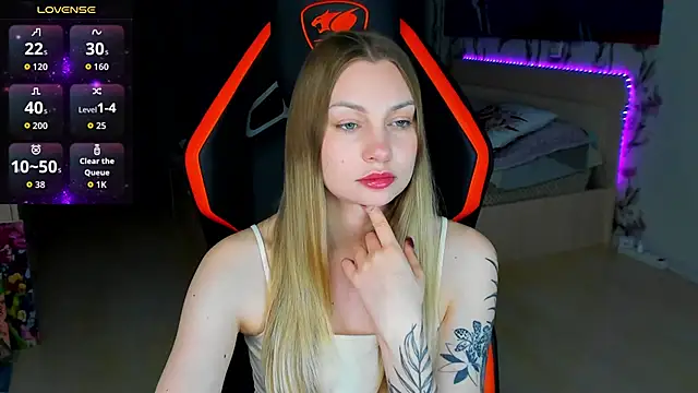 BiMolly online show from March 25, 2026, 9:43 pm