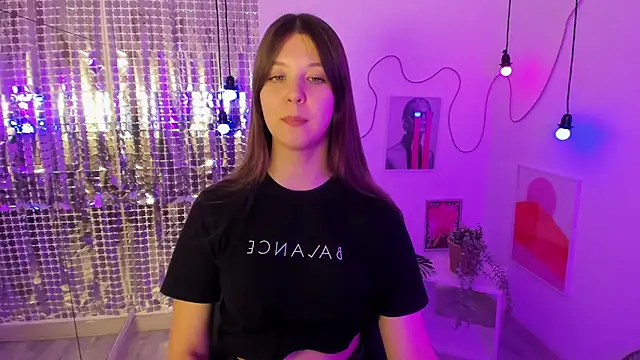 ElizaMild online show from December 20, 2024, 4:46 pm