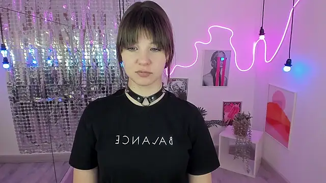 ElizaMild online show from March 2, 2025, 4:42 pm