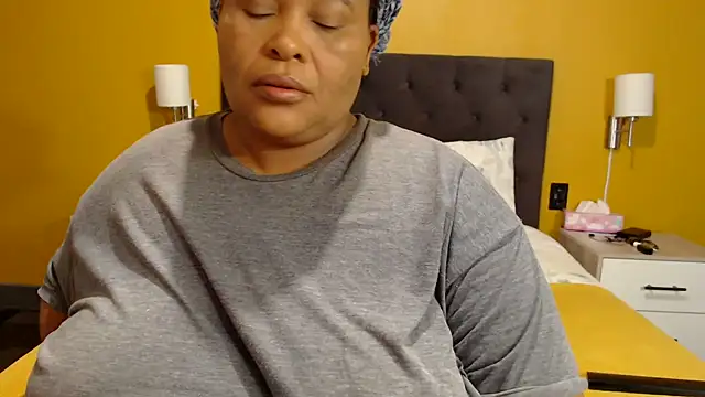 Snapshot of zandile chatting on May 26, 2026, 5:47 am zandile online show from May 26, 2026, 5:47 am