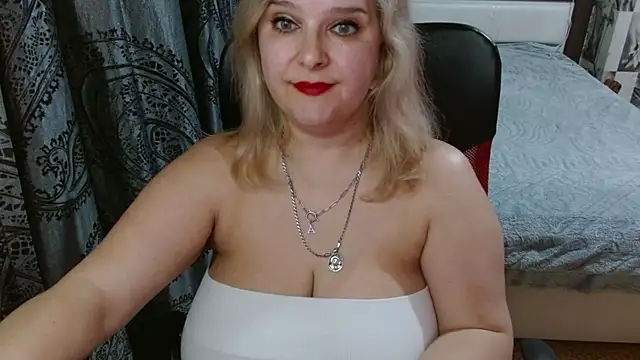 Snapshot of Boolochka chatting on April 22, 2026, 7:26 pm Boolochka online show from April 22, 2026, 7:26 pm