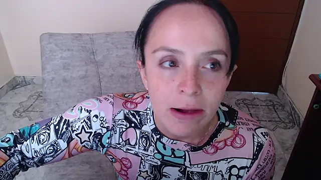 antara hotgirl online show from November 17, 2025, 9:42 pm