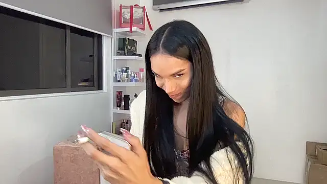 Snapshot of Michell_simons chatting on January 21, 2025, 12:25 am Michell simons online show from January 21, 2025, 12:25 am