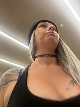 Babii Nova online show from April 21, 2026, 2:37 am