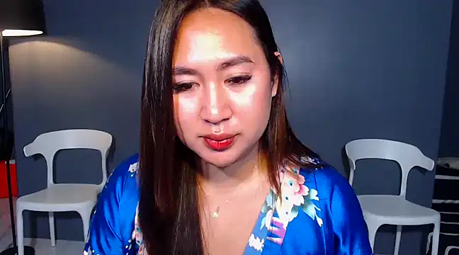 HOTTESTCANDYTS online show from December 18, 2024, 9:04 am